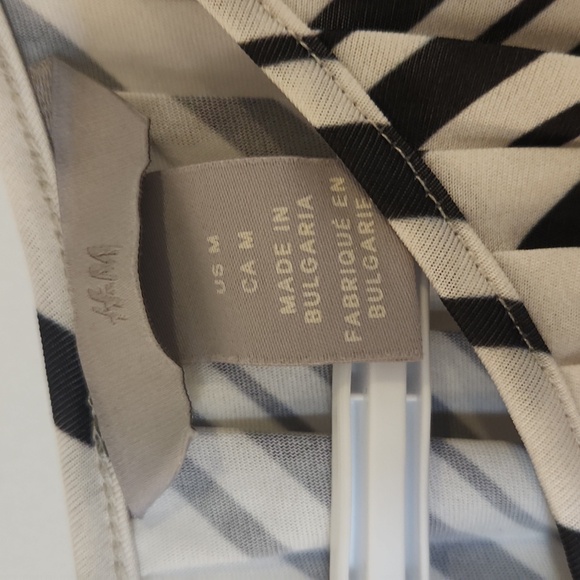 H&M black and white striped maxi dress - Picture 6 of 8